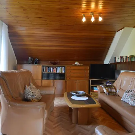 Spacious Farmhouse In With Garden * Üxheim