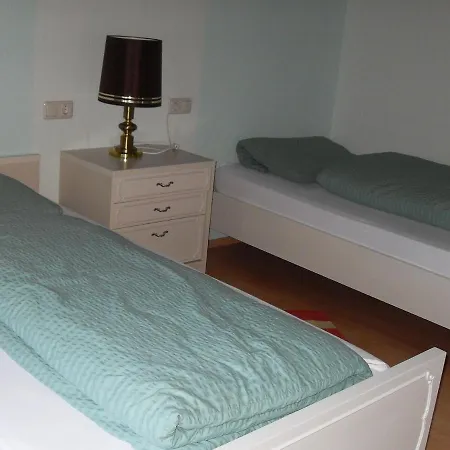 Spacious Farmhouse In With Garden Appartement *