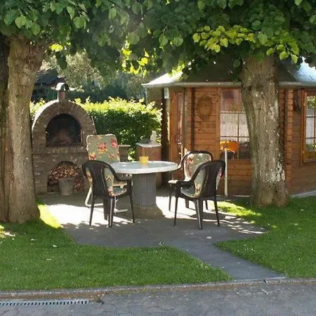 Spacious Farmhouse In With Garden * Üxheim